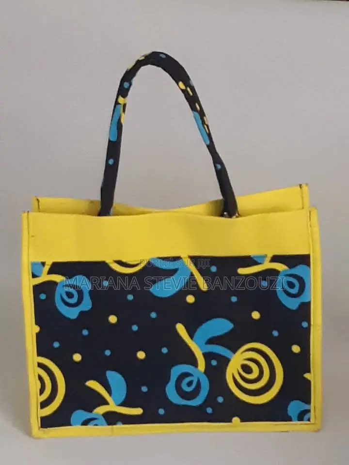 Sacs À Vendre Au Prix De 6000frs