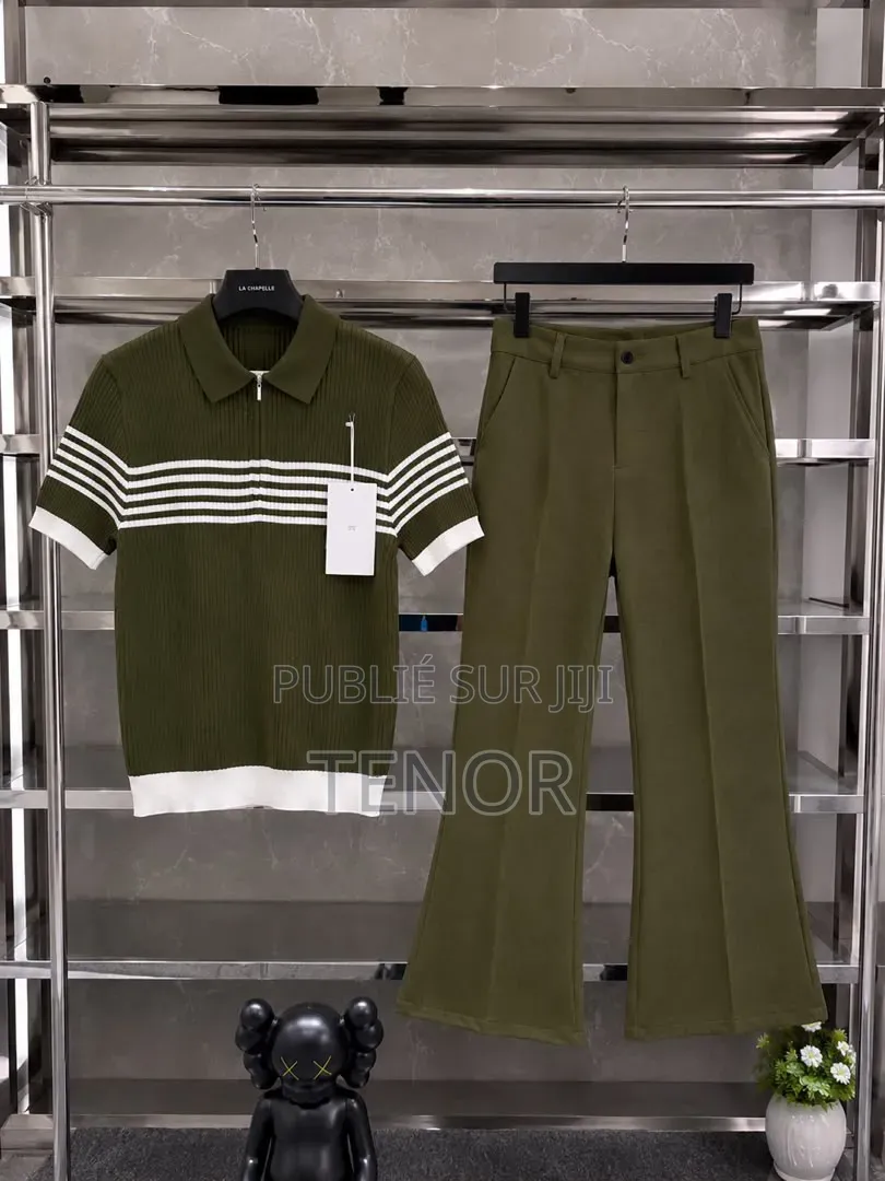 Vente Des Vêtements Hommes, Stylé Et Elegance