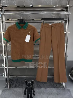 Vente Des Vêtements Hommes, Stylé Et Elegance