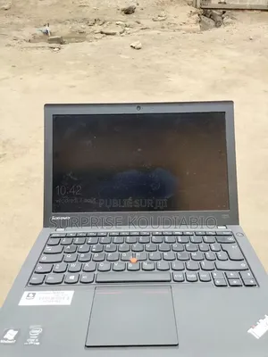 Ordinateur portable Lenovo 300e 8GB Intel HDD+SSD 256GB