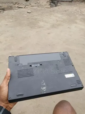 Ordinateur portable Lenovo 300e 8GB Intel HDD+SSD 256GB