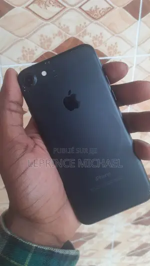 Nouveau Apple iPhone 7 32 GB Noir