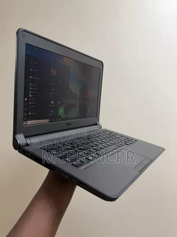 Ordinateur portable Dell Latitude 3350 8GB Intel Core i5 HDD 500GB