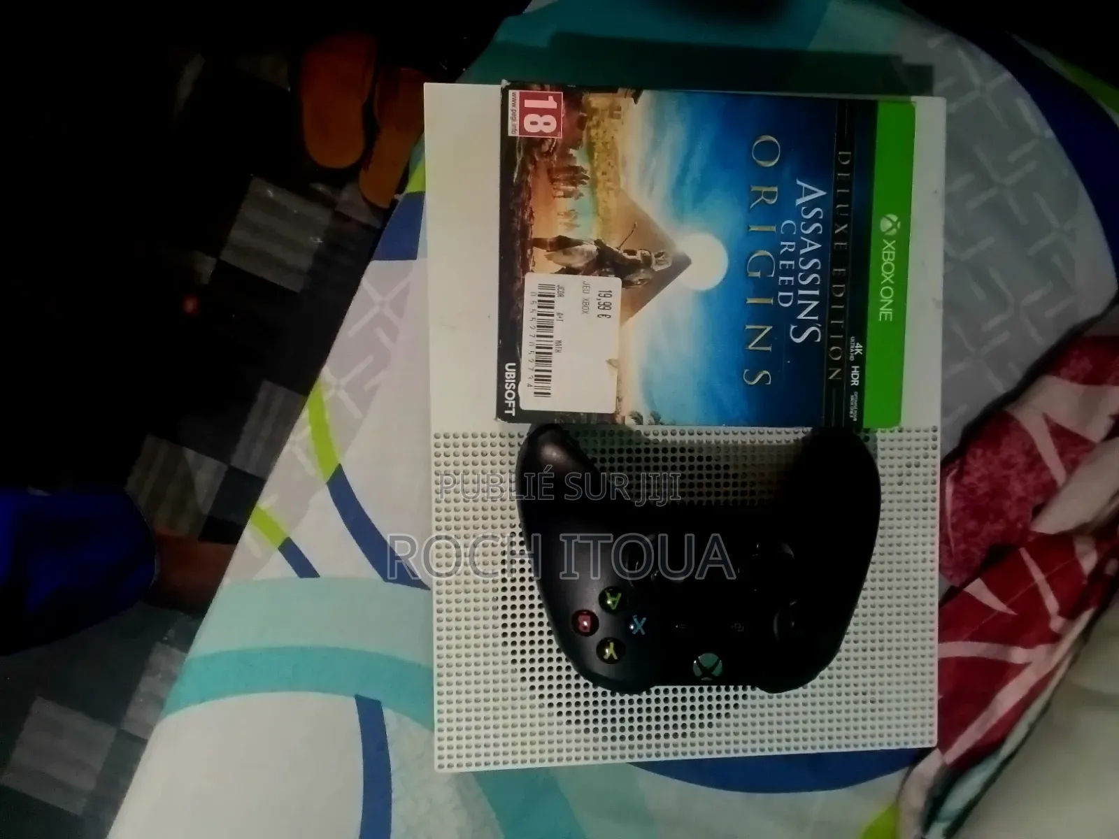 Xbox One S 1T Non Cracké Avec 1 Cd Et Quelque Jeux Gratuit À 90000fr