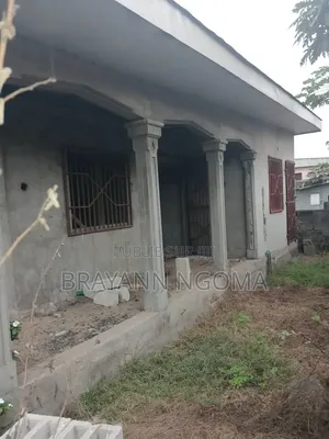 Demi Parcelle a Vendre Quartier Songolo Au Bord Du Goudron