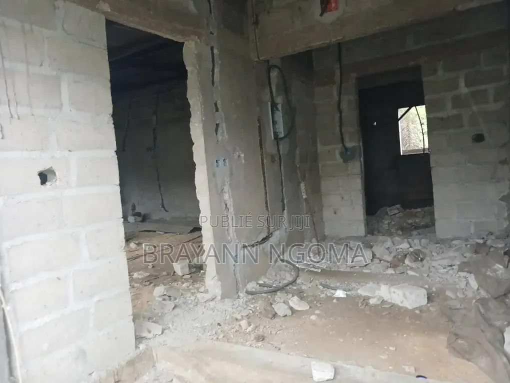 Demi Parcelle a Vendre Quartier Songolo Au Bord Du Goudron