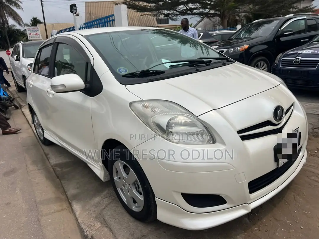 Toyota Yaris Base Hatchback 3dr 2010 Blanc