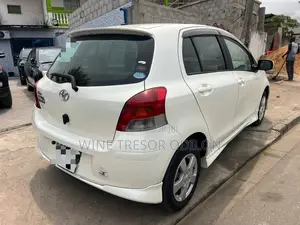 Toyota Yaris Base Hatchback 3dr 2010 Blanc