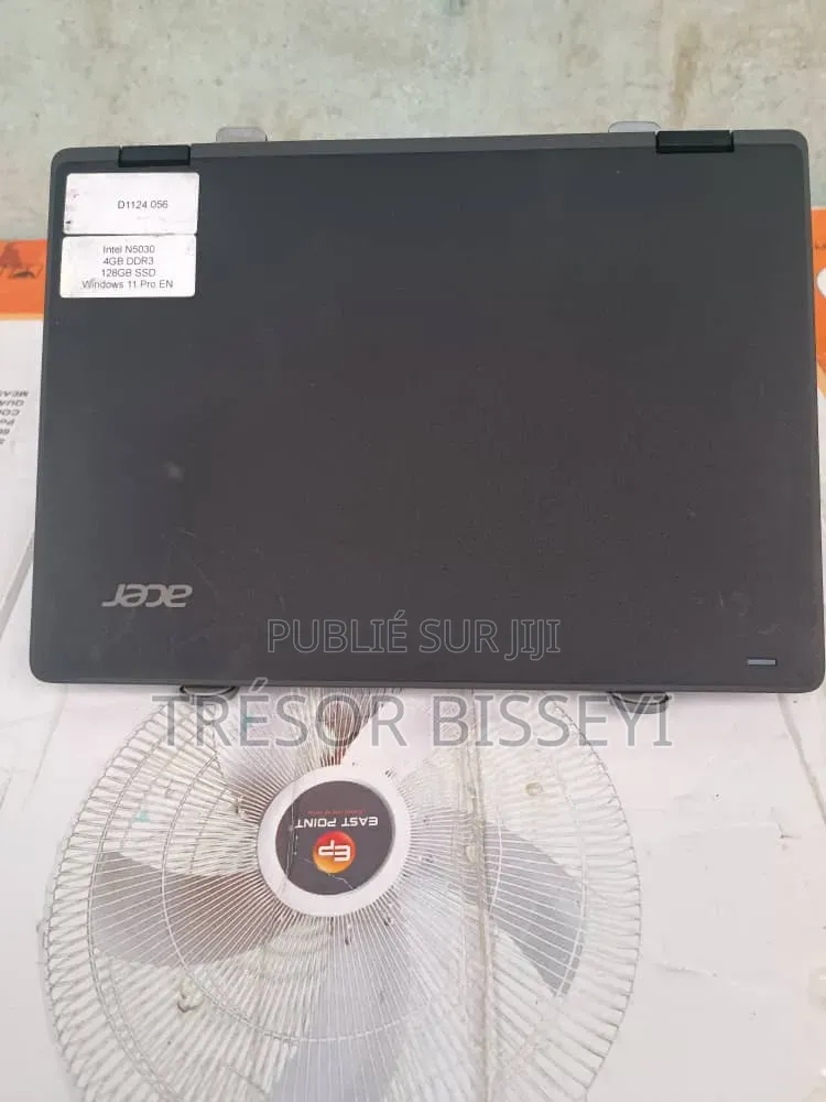 Ordinateur portable Acer AcerNote 4GB Intel Core i5 SSD 128GB