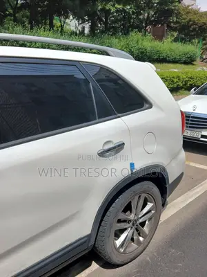 Kia Sorento LX 4dr SUV AWD (2.4L 4cyl 6A) 2014 Blanc cassé