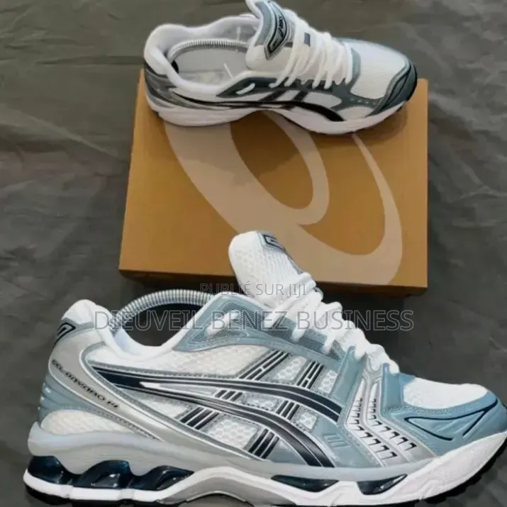 Asics Sneakers