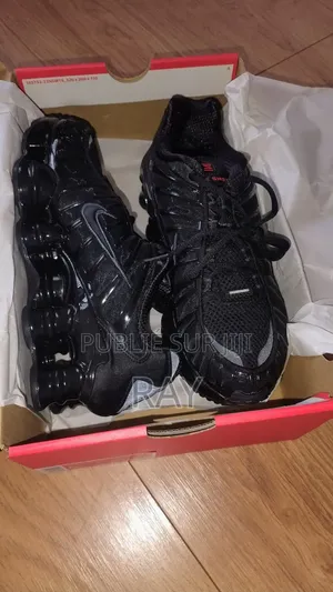 Nike Shox in Box