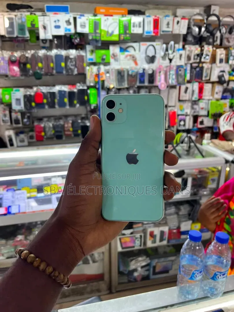 Nouveau Apple iPhone 11 Pro Max 64 GB Vert