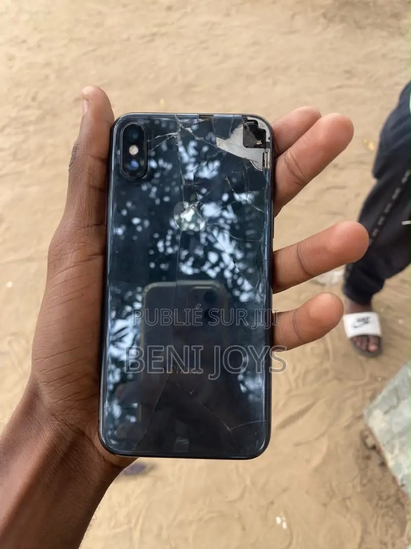 Apple iPhone X 64 GB Noir