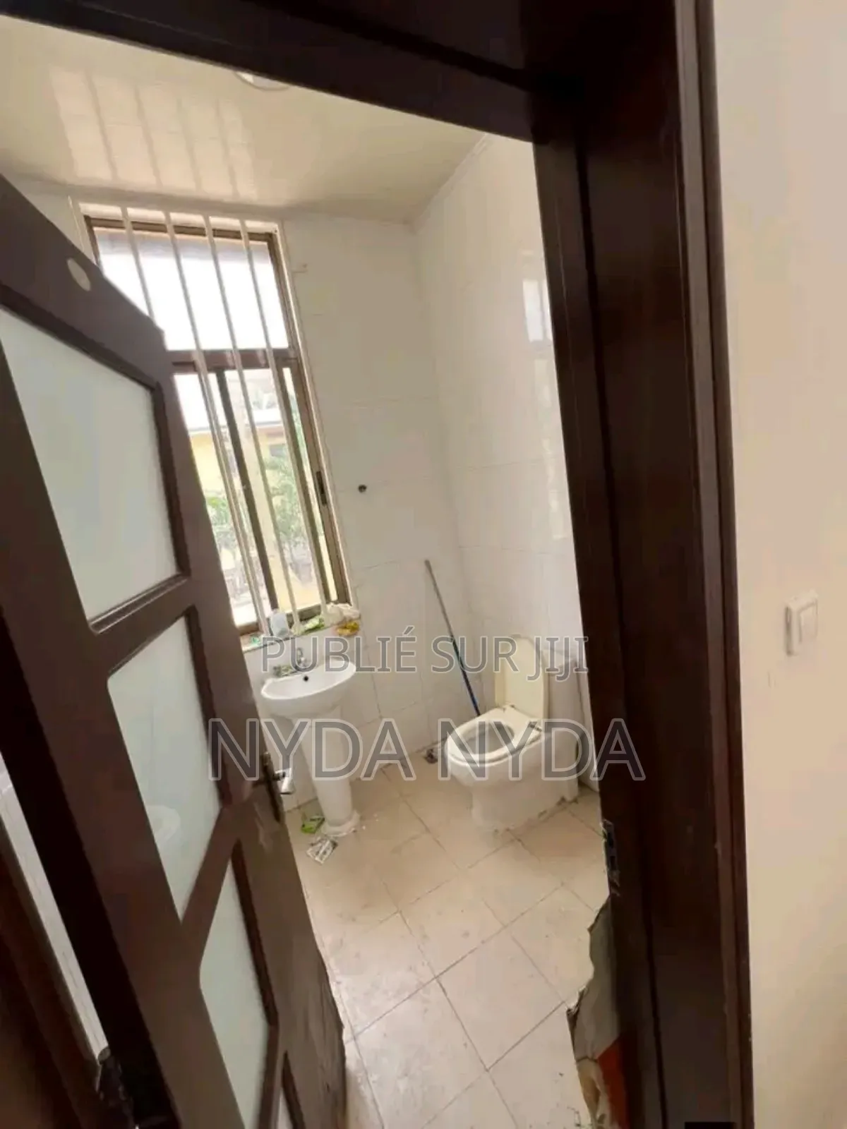 Agence Immobilière Premium {{ Bureau a Louer Au Centre Ville }}