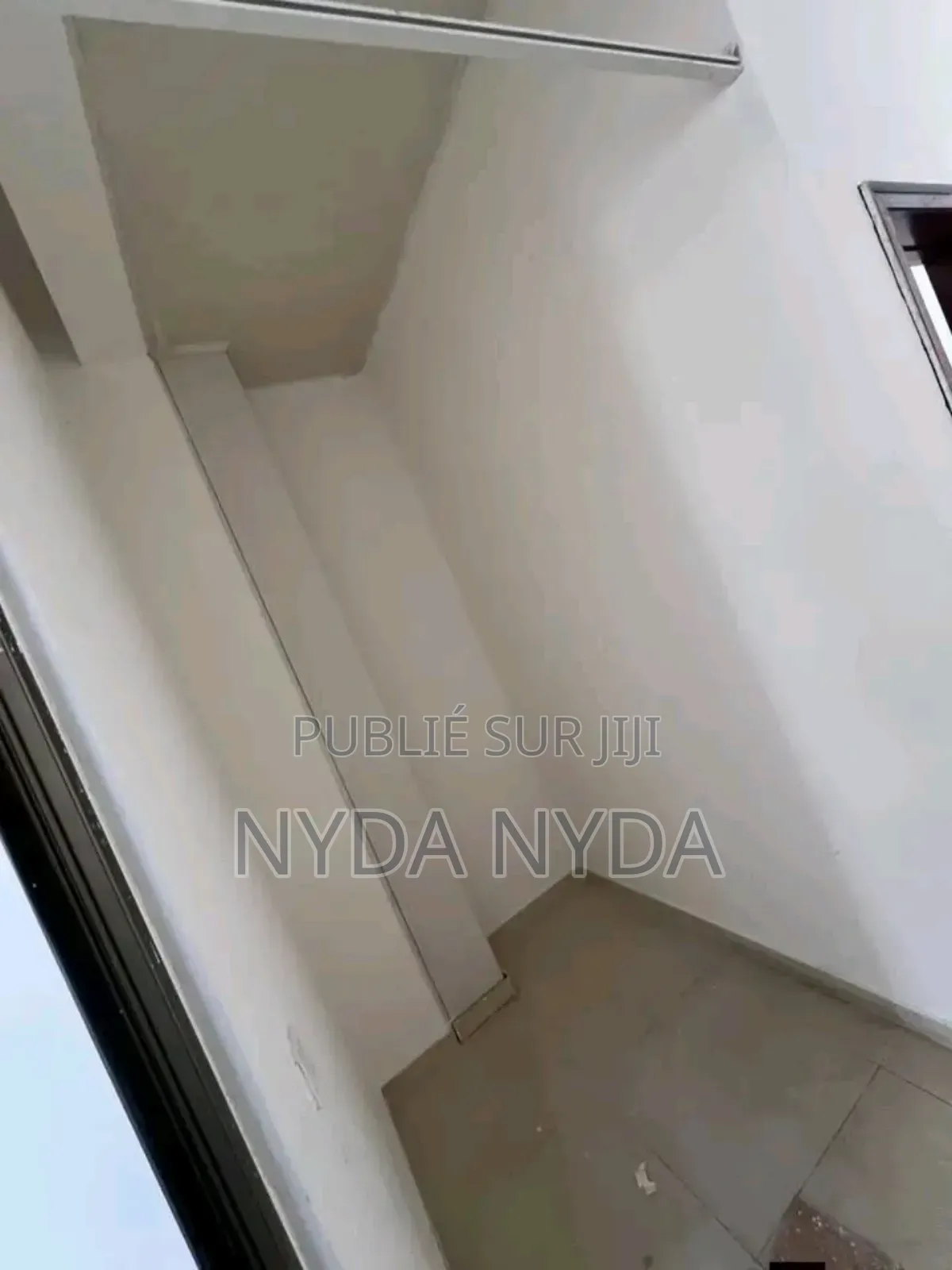 Agence Immobilière Premium {{ Bureau a Louer Au Centre Ville }}