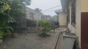 3chbre Maison de ville/terrasse dans Parcelle De 750M², Ngoyo à Vendre