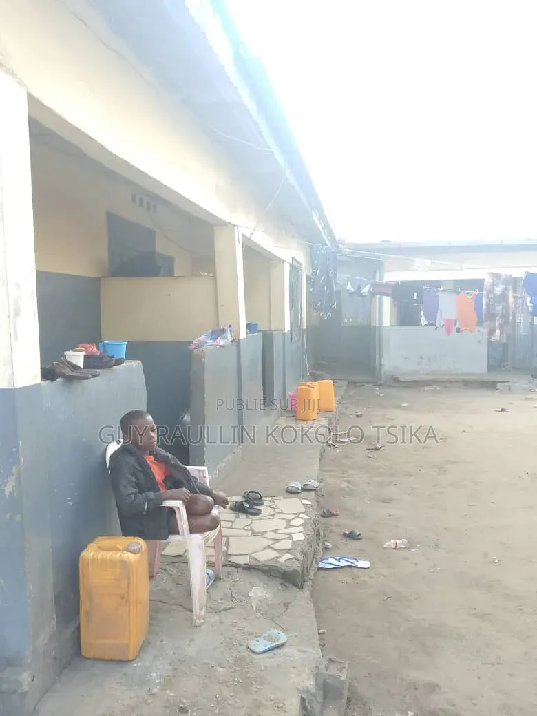 Parcelle À Vendre À Pointe Noire