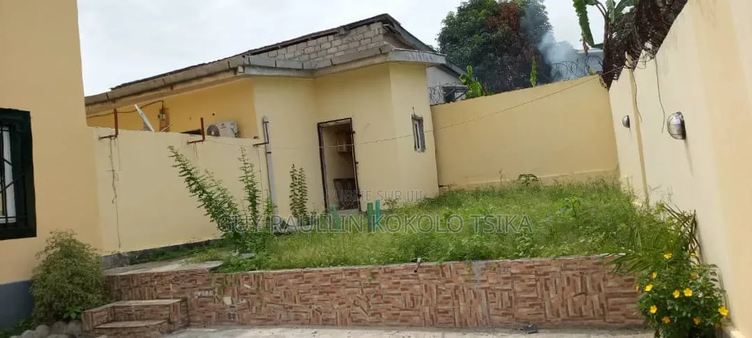 Parcelle À Vendre À Pointe Noire