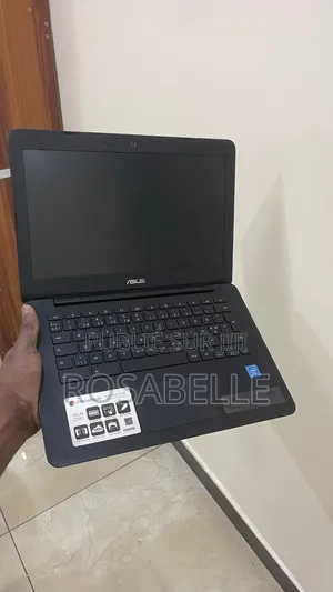 Ordinateur portable Asus 1015E 4GB Intel Celeron HDD 32GB