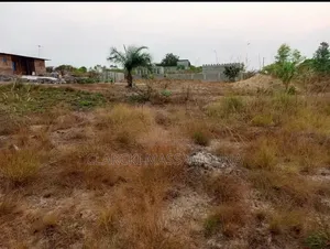 Terrain À Vendre 500m2 Au Bord Du Goudron, Zone Commercial.