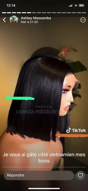 La Perruque Est De Très Bonne Qualité