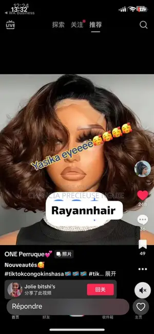 La Perruque Est De Très Bonne Qualité