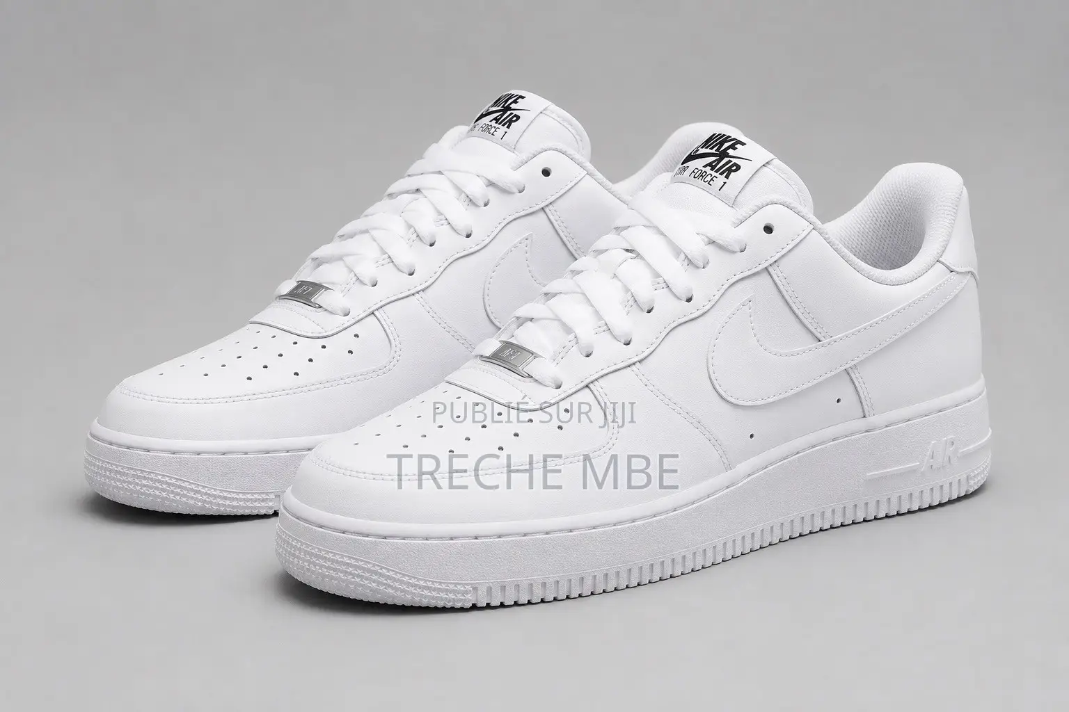 Paire De Baskets Homme Et Femme
