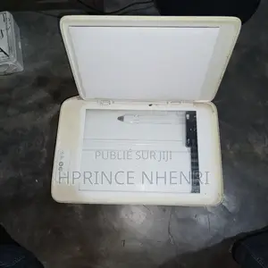 Une Machine De Scanner À Vendre Qui Fonctionne Avec Un Petit Problème