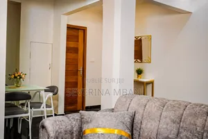 Meublé 1chbre Appartement-terrasse dans San Immo, Poto-Poto à Louer