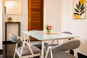 Meublé 1chbre Appartement-terrasse dans San Immo, Poto-Poto à Louer