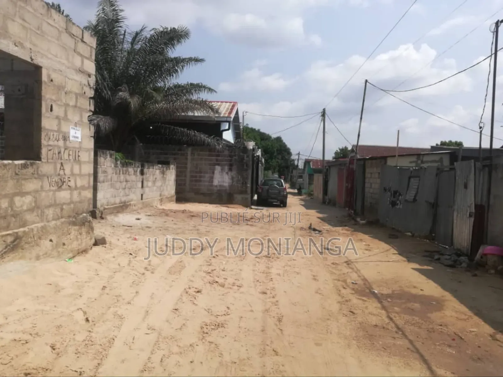 4chbre Chambre et salon dans Parcelle, Djiri à Vendre