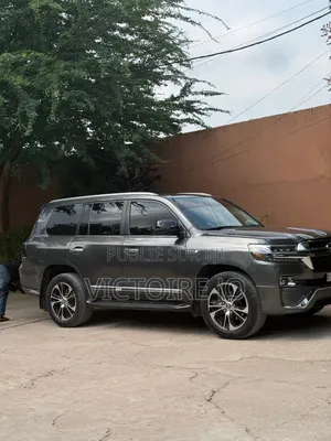 Toyota Land Cruiser 2021 Gris