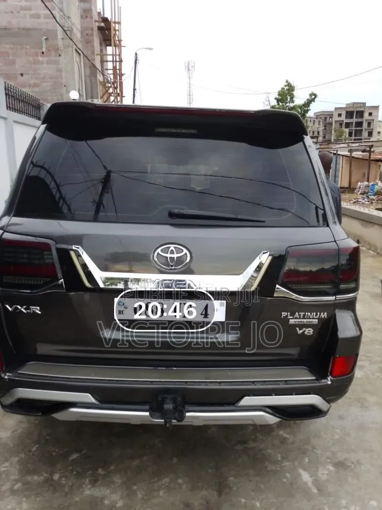 Toyota Land Cruiser 2021 Gris