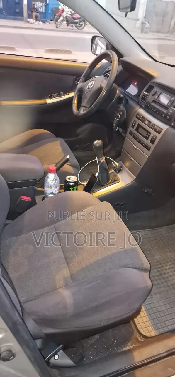 Toyota Corolla 2016 Gris
