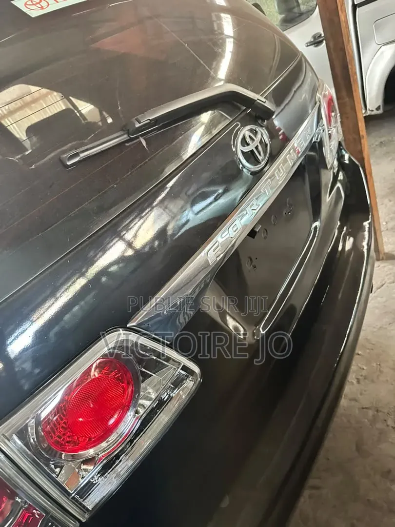 Toyota Fortuner 2017 Noir