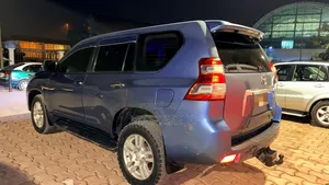 Toyota Land Cruiser Prado 2017 Bleu