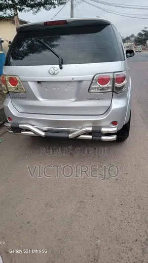 Toyota Fortuner 2015 Gris