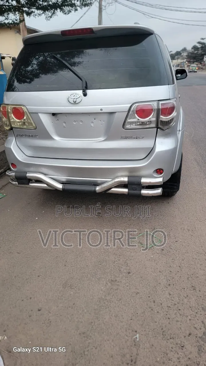 Toyota Fortuner 2015 Gris