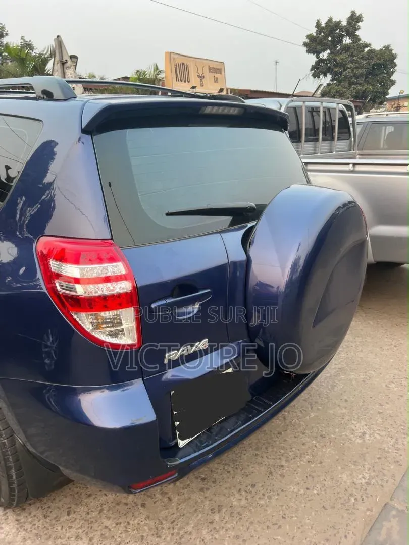 Toyota RAV4 2016 Bleu
