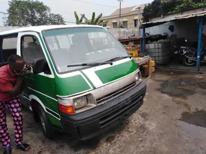 Toyota HiAce 2016 Vert