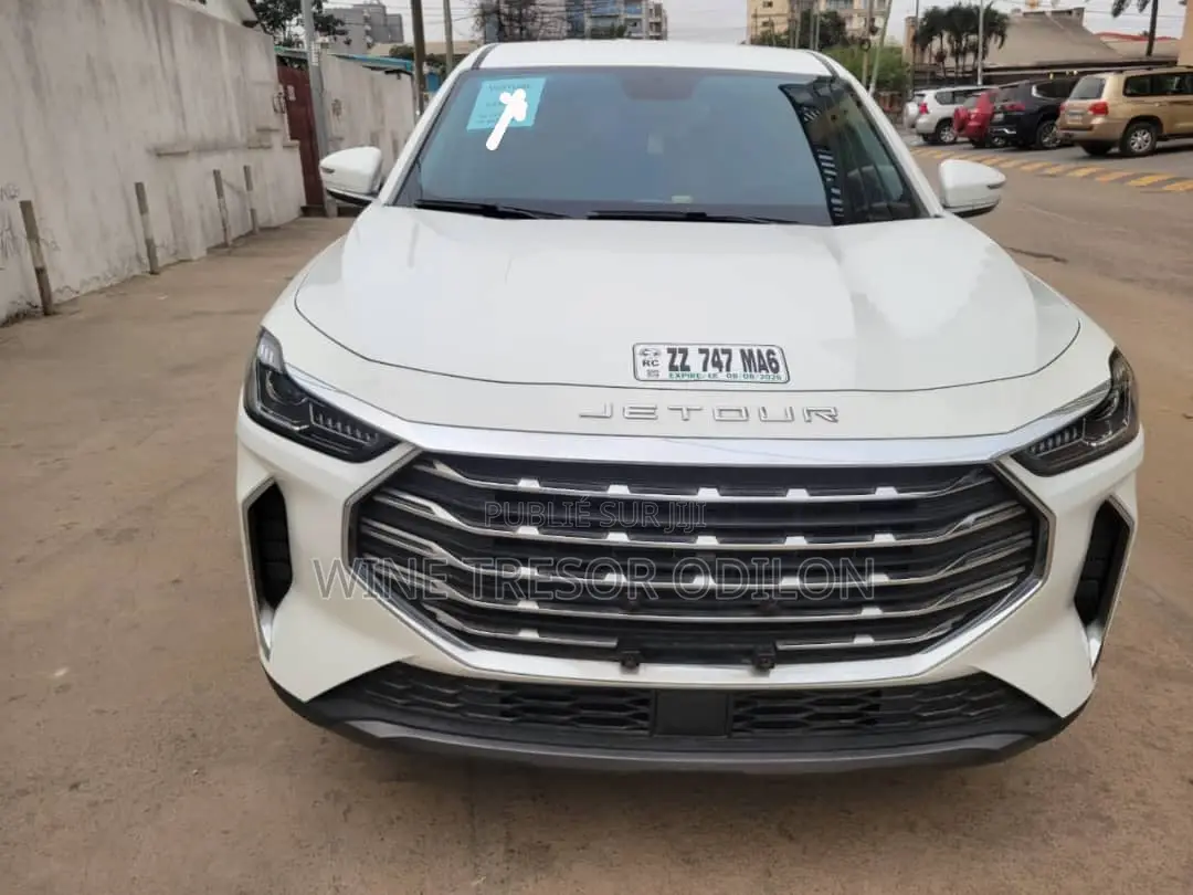 Jetour X70 Plus 1.5 7-Seater FWD 2022 Blanc