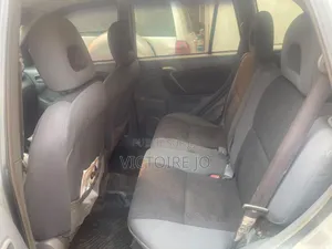 Toyota RAV4 2018 Gris