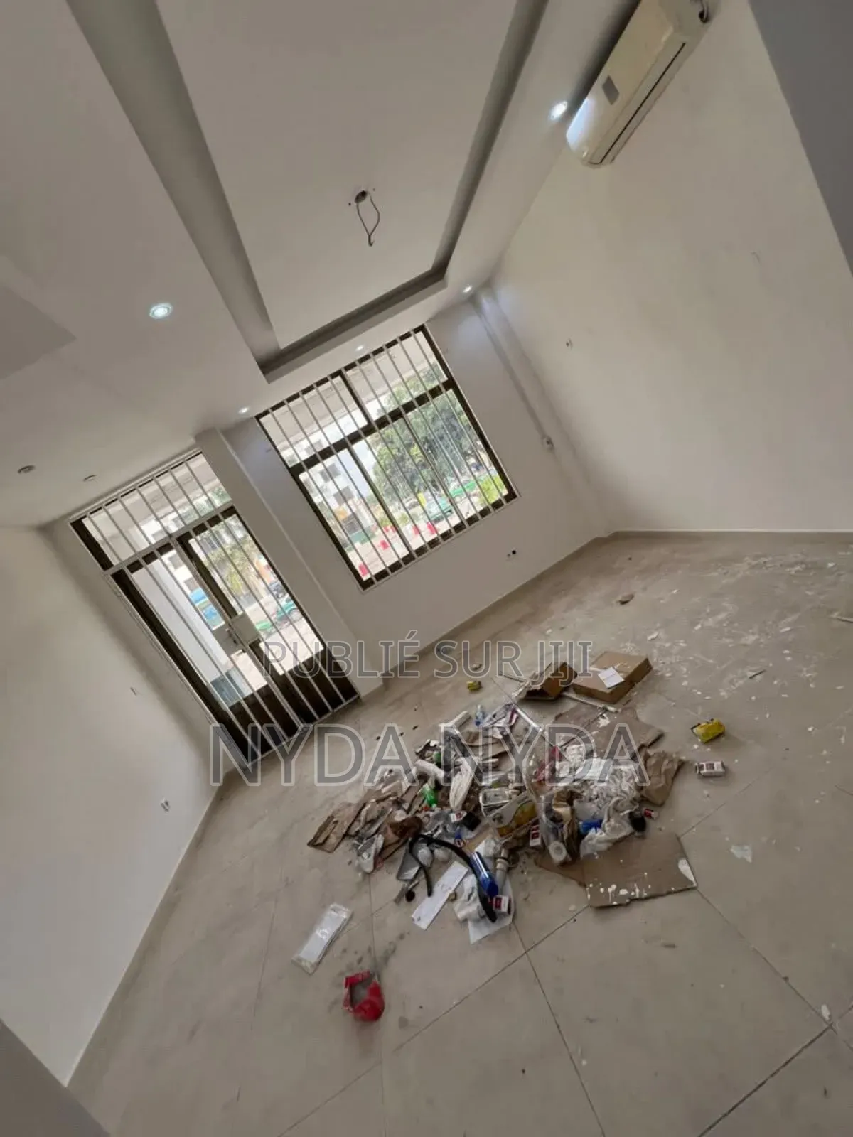 Agence Immobilière Premium {{ Bureau a Louer Au Centre Ville }}