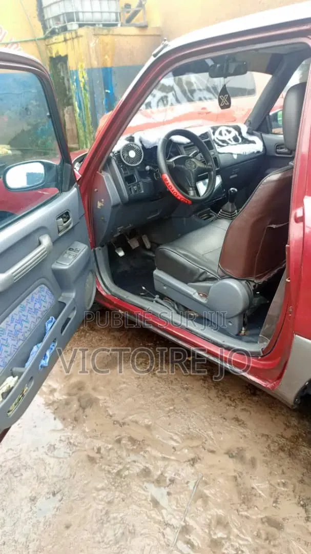 Toyota RAV4 2017 Rouge