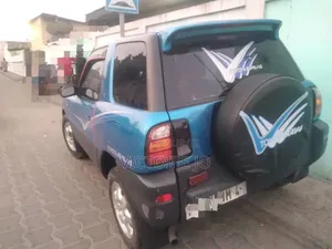 Toyota RAV4 2017 Bleu