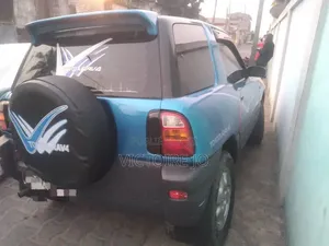 Toyota RAV4 2017 Bleu