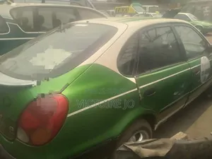 Toyota Corolla 2017 Vert