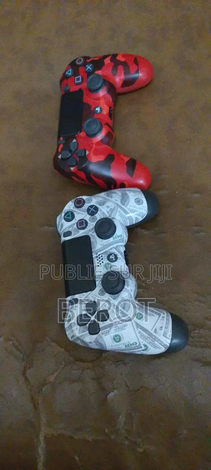 PS4 Fat - Presque Neuf Avec Manette
