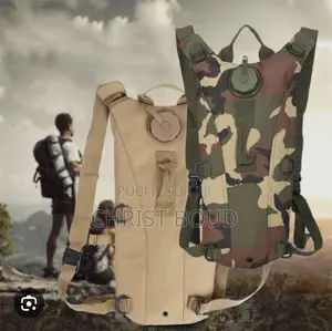 Gourde De Randonnée Et Militaire